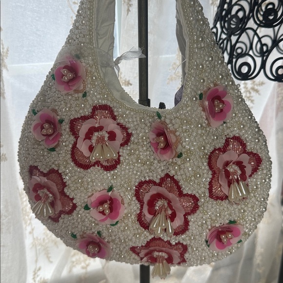 Made in India white beaded pink and red beaded hand bag - Picture 2 of 6